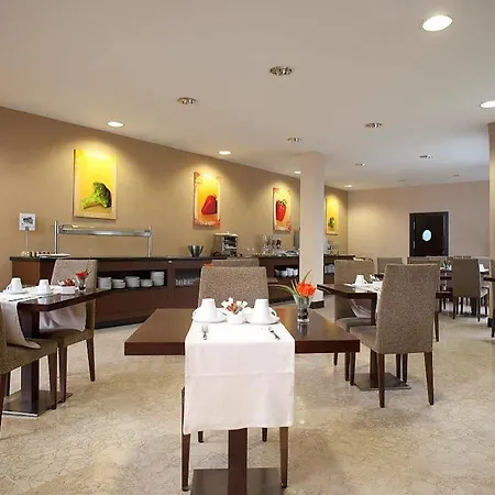 Exe Tartessos Hotell 4*